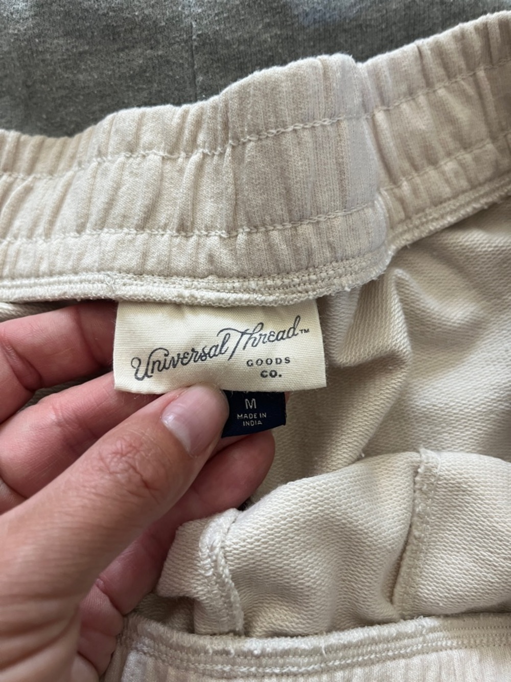 Universal Thread Short Bundle (M) - Picture 2 of 4